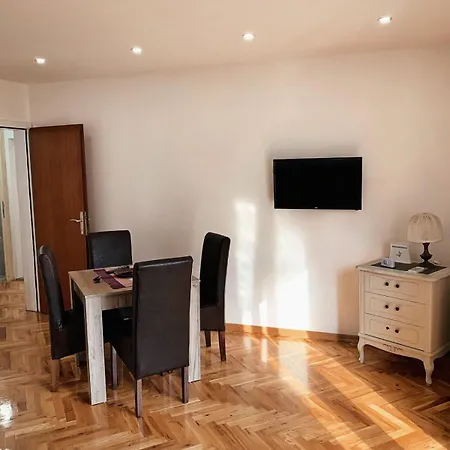 Ana S Vrnjačka Banja